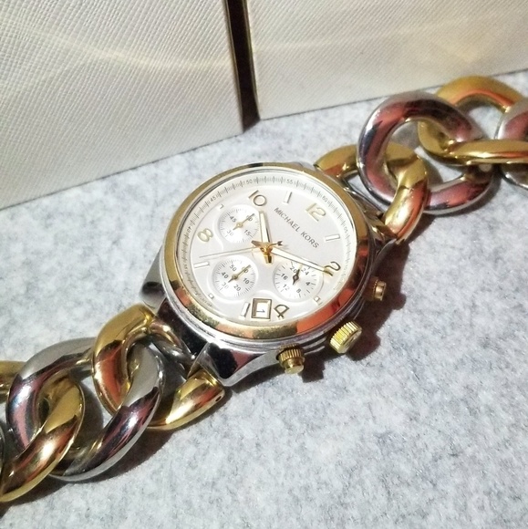 Michael Kors watch - Picture 3 of 3